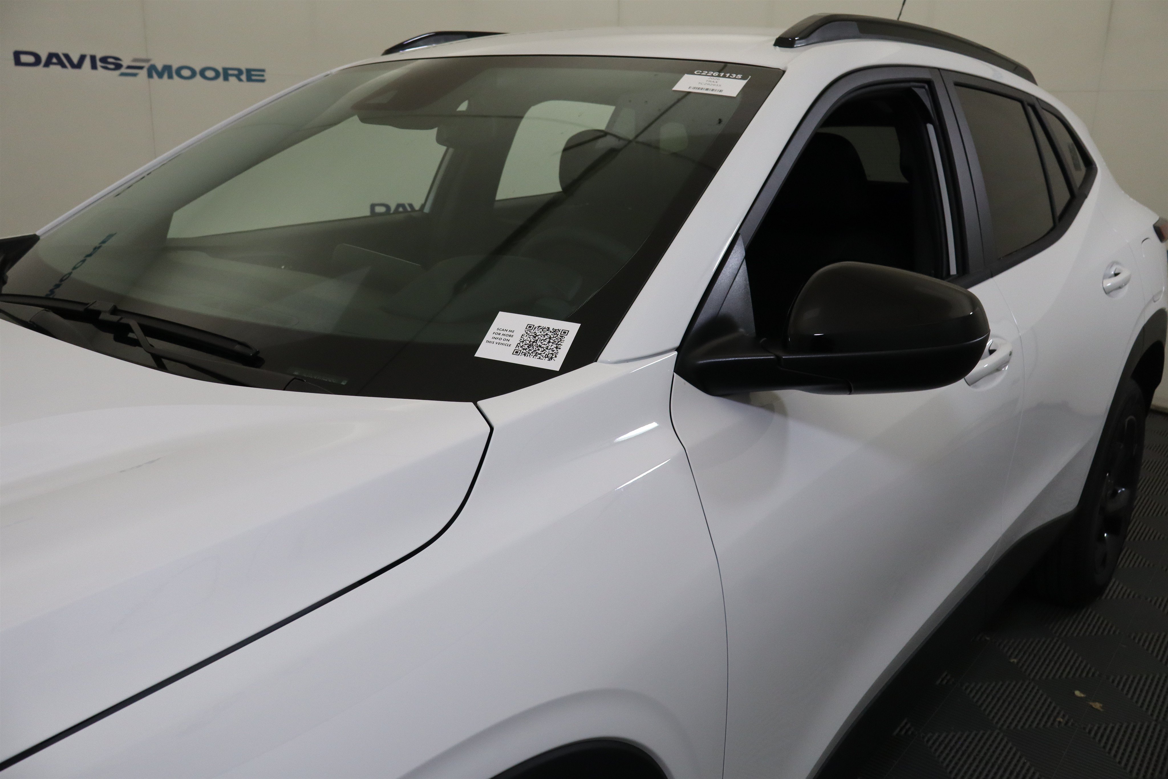 New 2026 Chevrolet Trax LT w/ Midnight Edition FWD image 13
