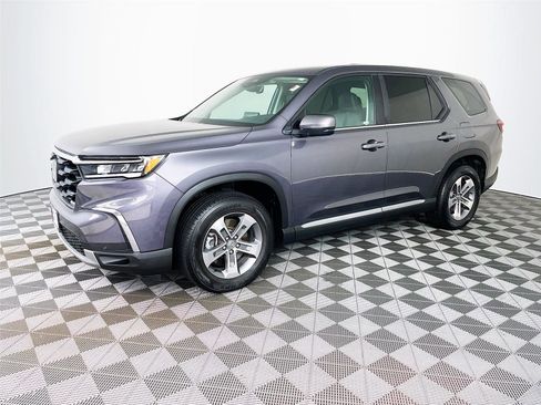 Used 2025 Honda Pilot EX-L image 4