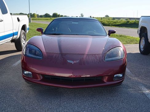 Used 2006 Chevrolet Corvette Coupe w/ Preferred Equipment Group RWD image 2