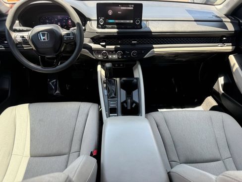 Used 2025 Honda Accord SE image 28