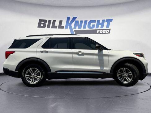 Certified 2020 Ford Explorer XLT w/ Equipment Group 202A RWD image 6