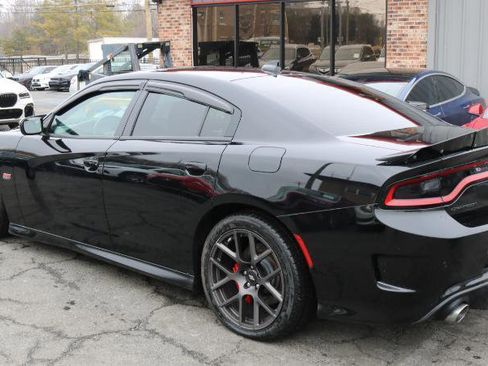 Used 2019 Dodge Charger Scat Pack w/ Navigation & Travel Group image 6
