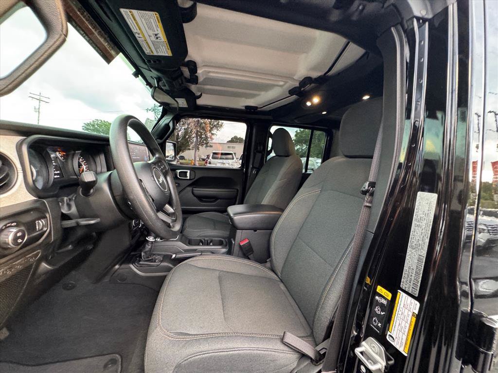 Used 2025 Jeep Gladiator Sport AWD/4WD image 14