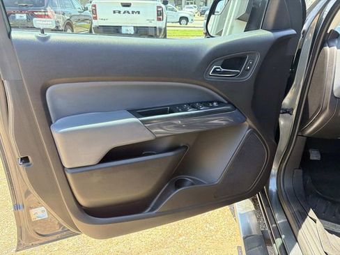 Used 2017 Chevrolet Colorado Z71 AWD/4WD image 24