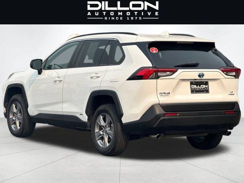 Used 2022 Toyota RAV4 LE AWD/4WD image 6