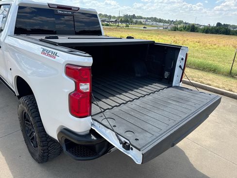 Used 2022 Chevrolet Silverado 1500 LT Trail Boss w/ LT Trail Boss Premium Package AWD/4WD image 24