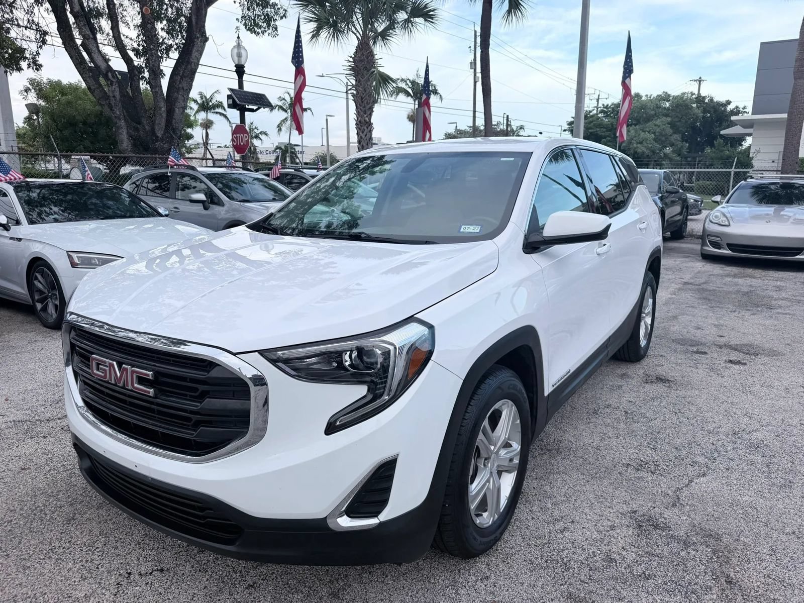 Used 2019 GMC Terrain SLE FWD image 2