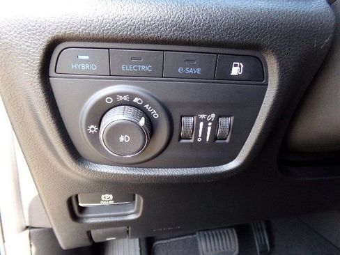Used 2024 Jeep Grand Cherokee Limited 4xe AWD/4WD image 11