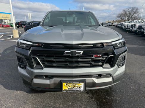 Used 2023 Chevrolet Colorado Z71 w/ Z71 Convenience Package 2 image 8