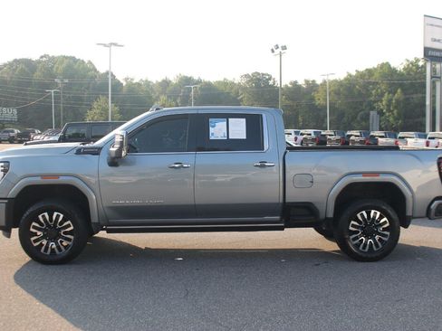 Used 2024 GMC Sierra 3500 Denali Ultimate AWD/4WD image 4