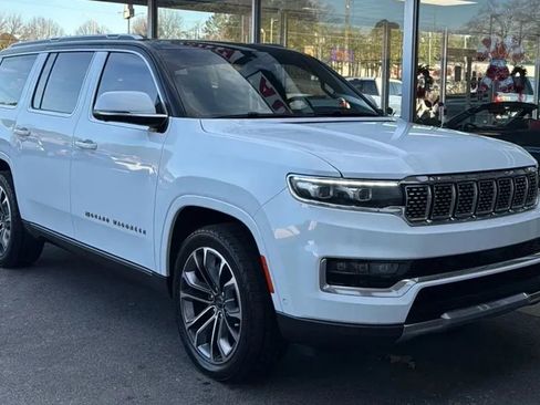 Used 2022 Jeep Grand Wagoneer Series III image 3