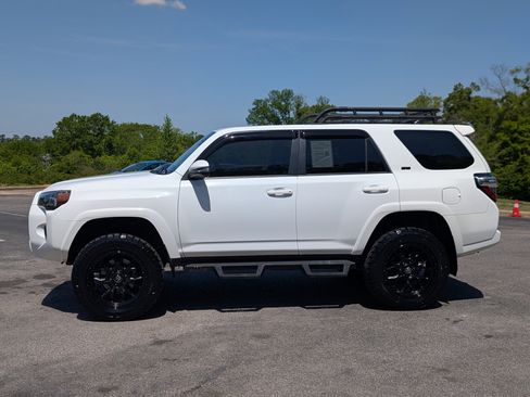 Used 2020 Toyota 4Runner SR5 Premium w/ Moonroof Package image 6