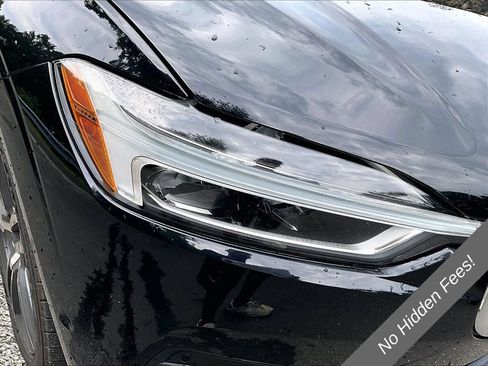Used 2018 Volvo XC60 T5 Momentum w/ Vision Package AWD/4WD image 27
