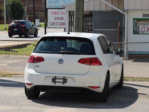 Used 2017 Volkswagen GTI Autobahn FWD image 8