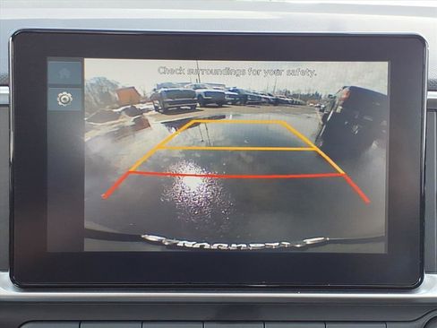 Certified 2025 Hyundai Venue SEL image 30