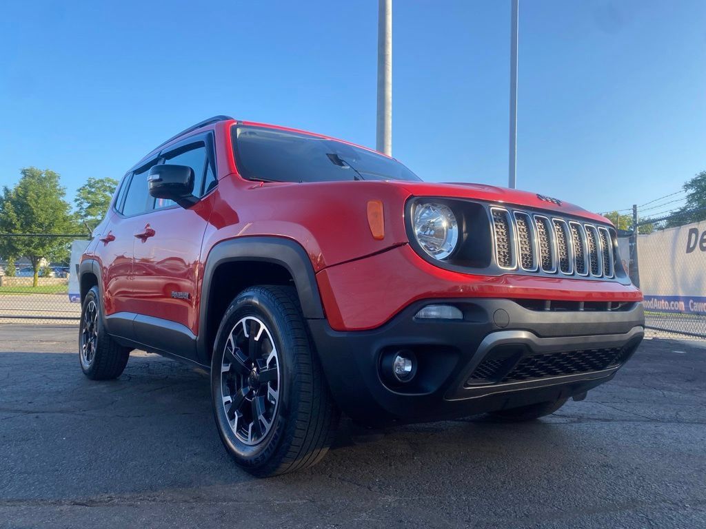 Used 2023 Jeep Renegade Latitude AWD/4WD image 30