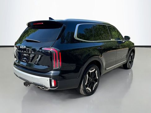 Used 2024 Kia Telluride EX w/ EX Captain's Chair Package FWD image 9