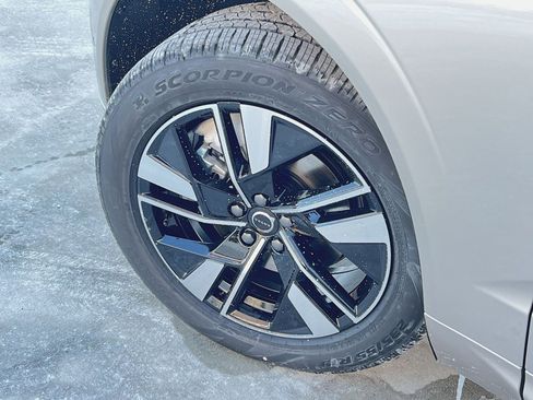 New 2026 Volvo XC60 B5 Plus w/ Protection Package Premier AWD/4WD image 12