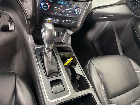 Used 2019 Ford Escape Titanium AWD/4WD image 17