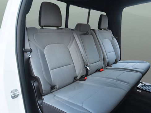 Used 2023 RAM 1500 Big Horn AWD/4WD image 19