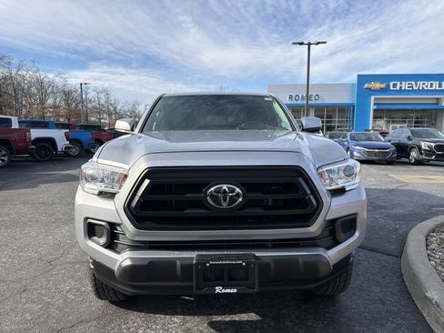 Used 2020 Toyota Tacoma SR image 2