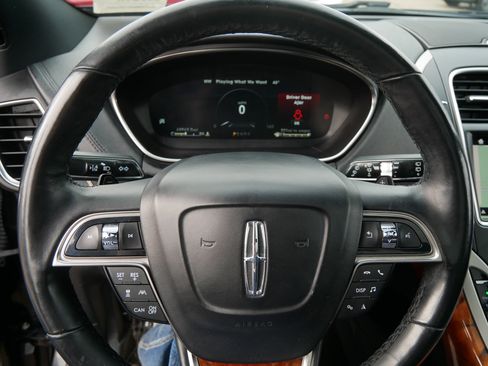 Used 2019 Lincoln Nautilus Reserve image 25