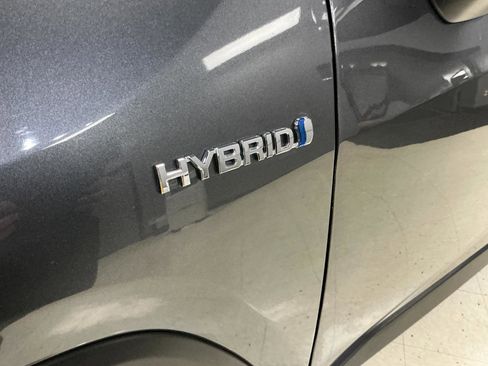 Used 2019 Toyota RAV4 LE image 34