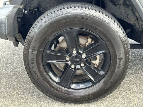 Used 2021 Jeep Wrangler Unlimited Sport image 11