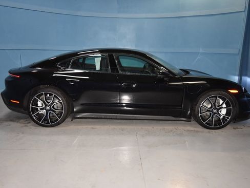 Used 2024 Porsche Taycan image 18
