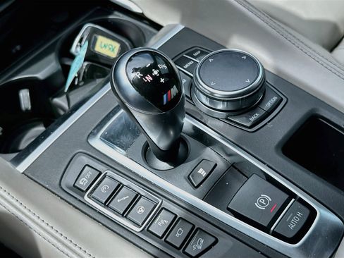 Used 2017 BMW X5 M AWD/4WD image 17