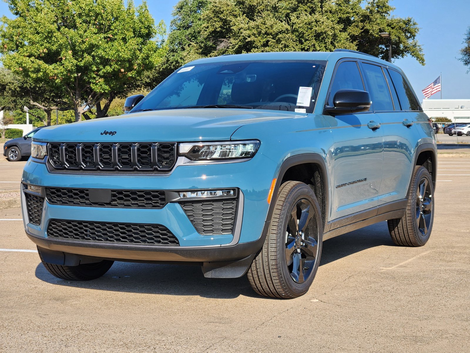 New 2027 Jeep Grand Cherokee Limited w/ Limited Altitude Package AWD/4WD image 2