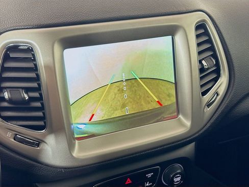 Used 2017 Jeep Compass Latitude w/ Popular Equipment Group image 19