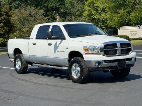 Used 2006 Dodge Ram 2500 Truck SLT AWD/4WD image 4