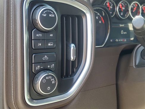 Used 2022 Chevrolet Silverado 1500 LT image 14