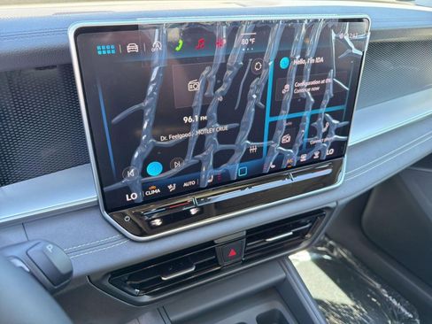 New 2026 Volkswagen Tiguan SE AWD/4WD image 24
