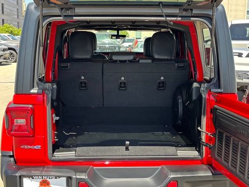 Used 2023 Jeep Wrangler Unlimited Rubicon 4xe AWD/4WD image 23