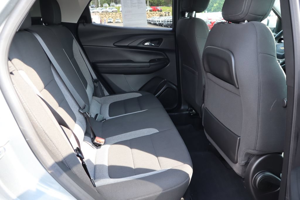 Used 2025 Chevrolet TrailBlazer LT w/ LT Cold Weather Package FWD image 25