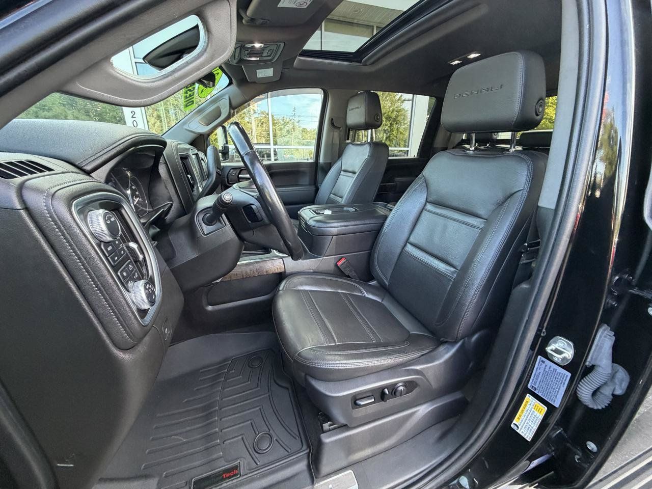 Used 2021 GMC Sierra 3500 Denali w/ Denali Ultimate Package AWD/4WD image 24