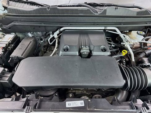 Used 2024 Chevrolet Colorado LT w/ LT Convenience Package image 32