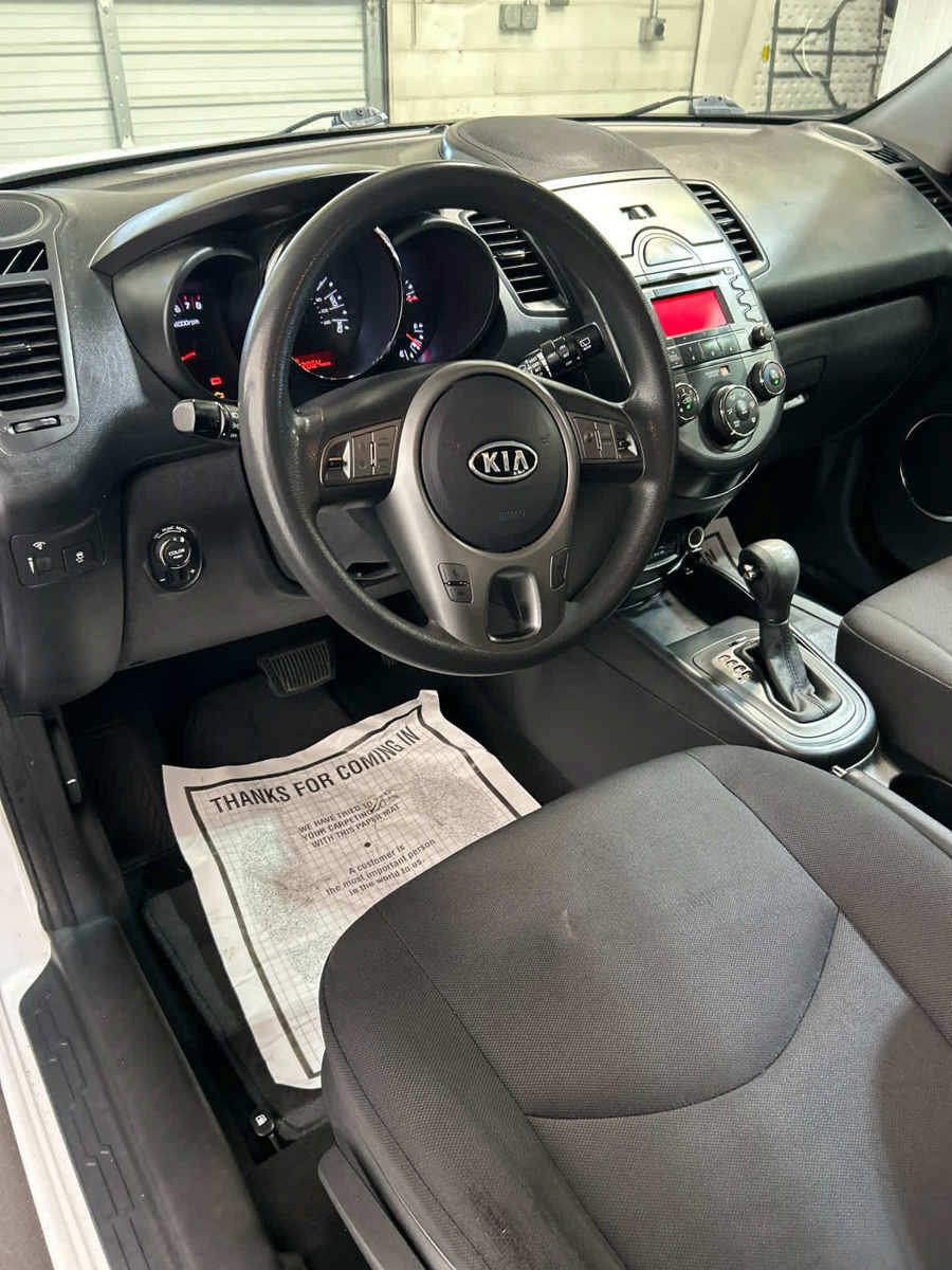 Used 2011 Kia Soul + w/ Audio Pkg FWD image 9
