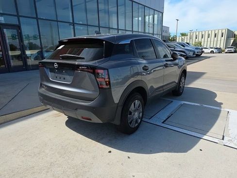 Used 2025 Nissan Kicks S image 4