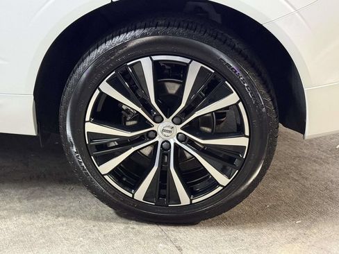 Used 2025 Volvo XC60 B5 Plus AWD/4WD image 13