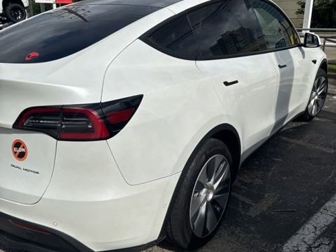 Used 2020 Tesla Model Y Long Range image 2