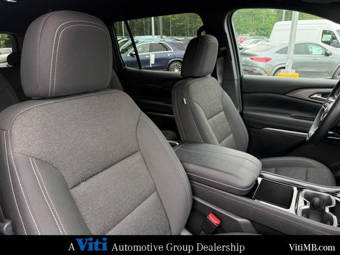 Used 2025 Chevrolet Traverse LT w/ Driver Confidence Package AWD/4WD image 31