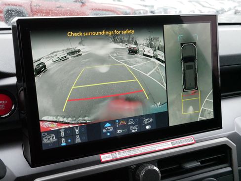 Certified 2025 Toyota 4Runner TRD Off-Road Premium image 31