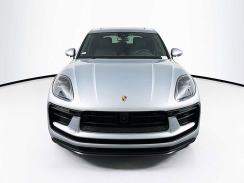 Used 2025 Porsche Macan image 6