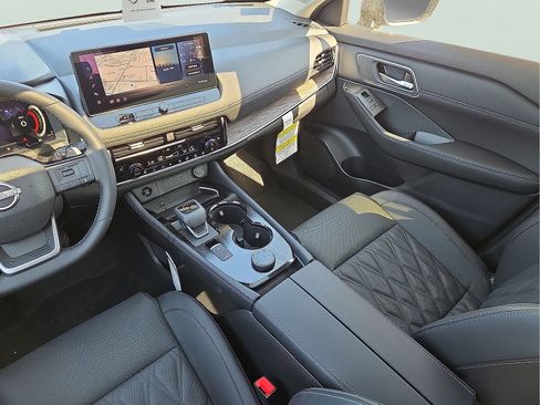 New 2026 Nissan Rogue Platinum w/ Platinum Premium Package image 11