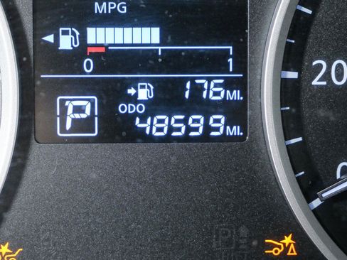 Used 2020 Nissan Versa S FWD image 8