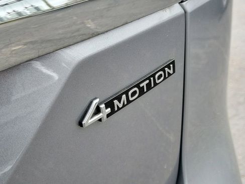 Certified 2025 Volkswagen Atlas SEL Premium R-Line image 6