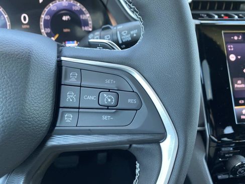 New 2025 Jeep Grand Cherokee Laredo image 15